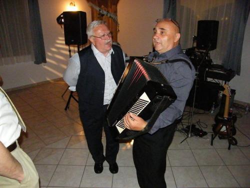 44538_606703602694558_1777423163_n